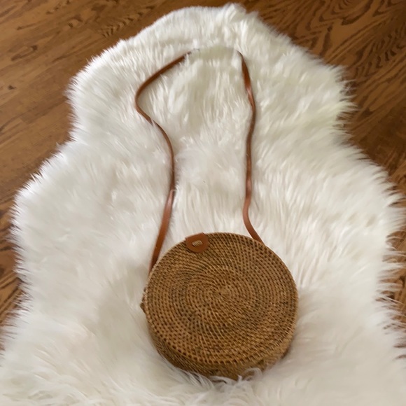 Handbags - Rattan round crossbody purse